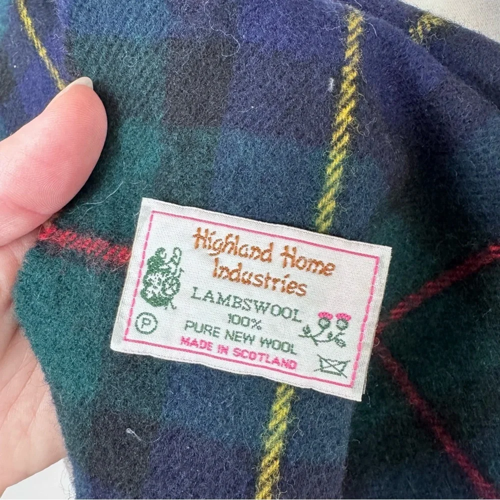 Vintage! Highland Home Industries Scarf - 100% LAMBSWOOL - Made in Scotland